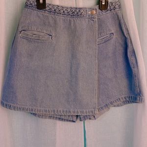 Unique detail skort